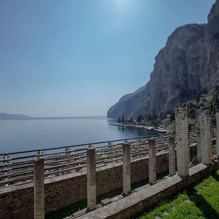 Kumquat Mit Garten- Und Seeblick By Interhome Daire *